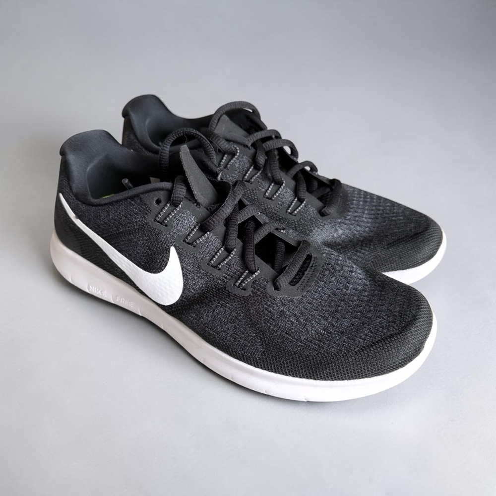 Nike Women's Free Rn Size 7 Black White